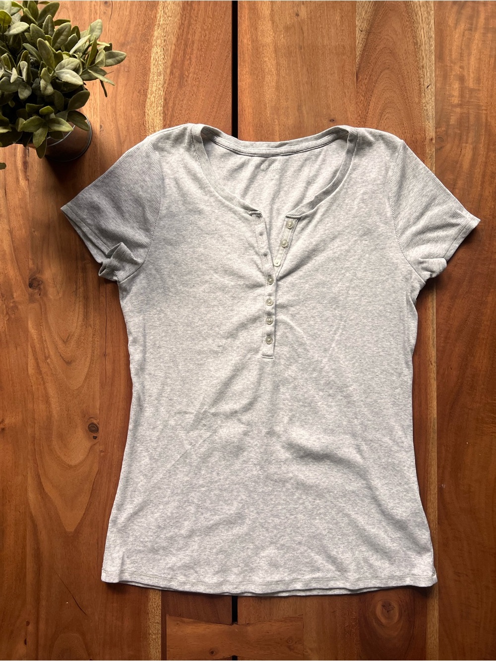 Hollister Women's Short-Sleeve Henley Tee - Light Gray